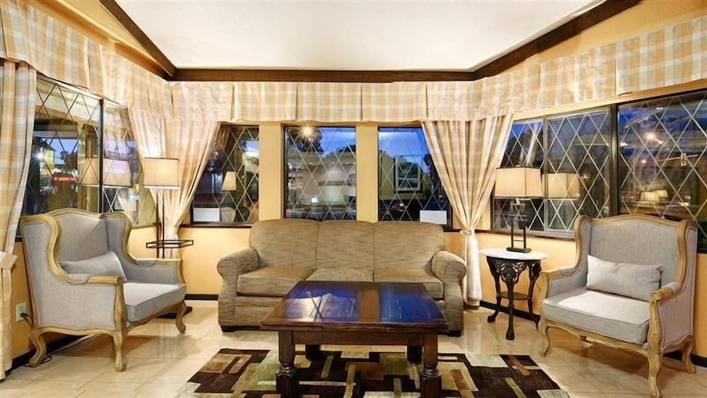 abercorn inn vancouver airport