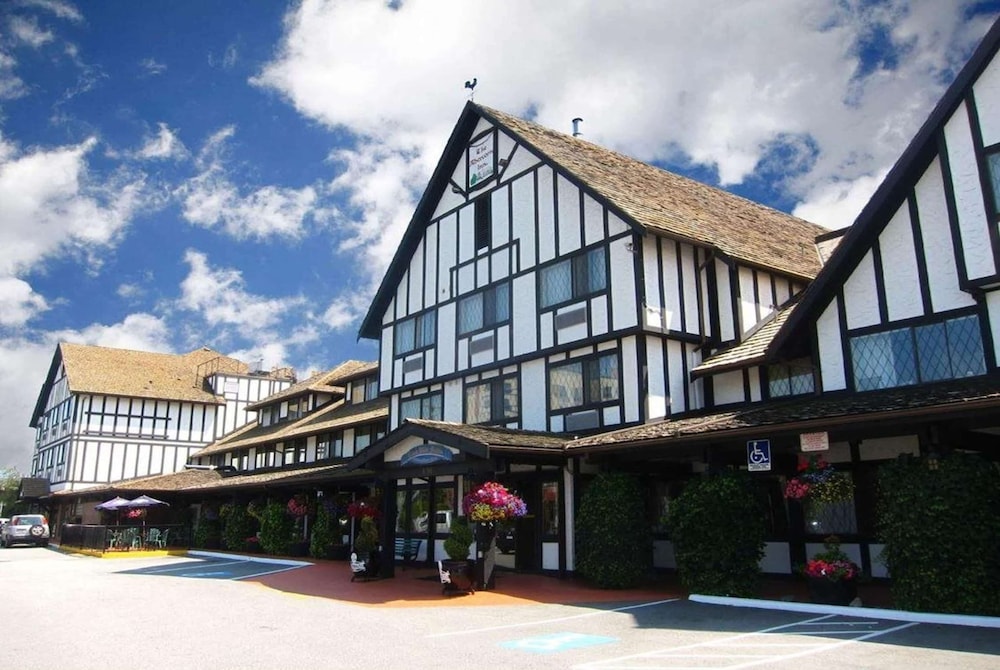 abercorn inn vancouver airport