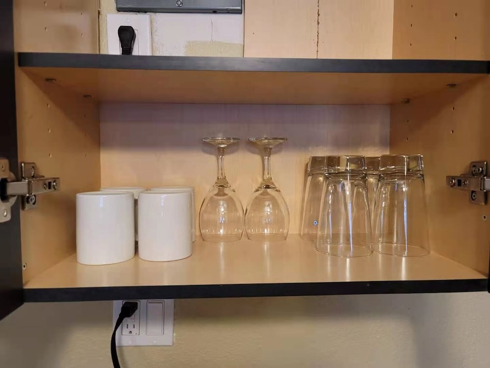 abercorn inn vancouver airport