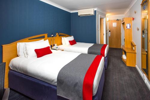 holiday inn express east midlands airport