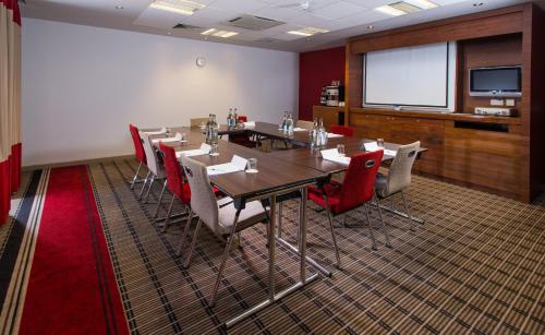 holiday inn express east midlands airport