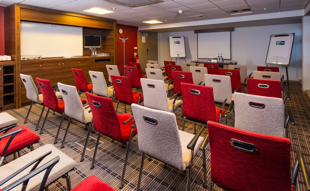 holiday inn express east midlands airport