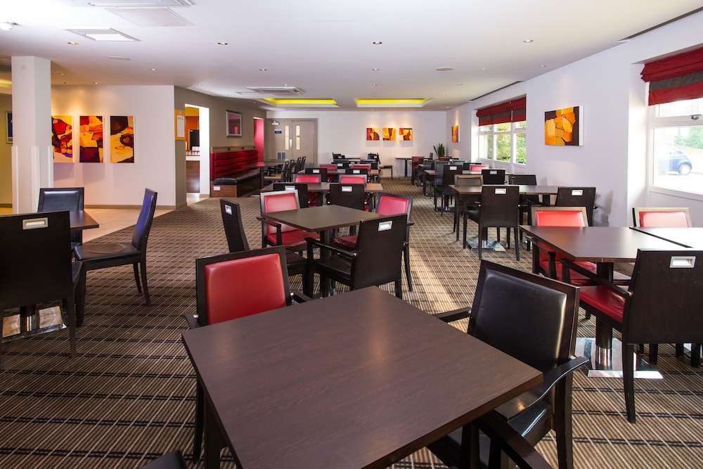 holiday inn express east midlands airport