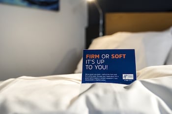 holiday inn express east midlands airport