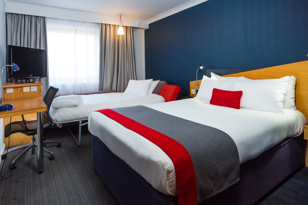 holiday inn express east midlands airport