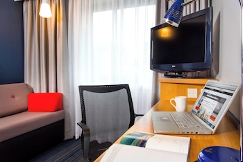 holiday inn express east midlands airport