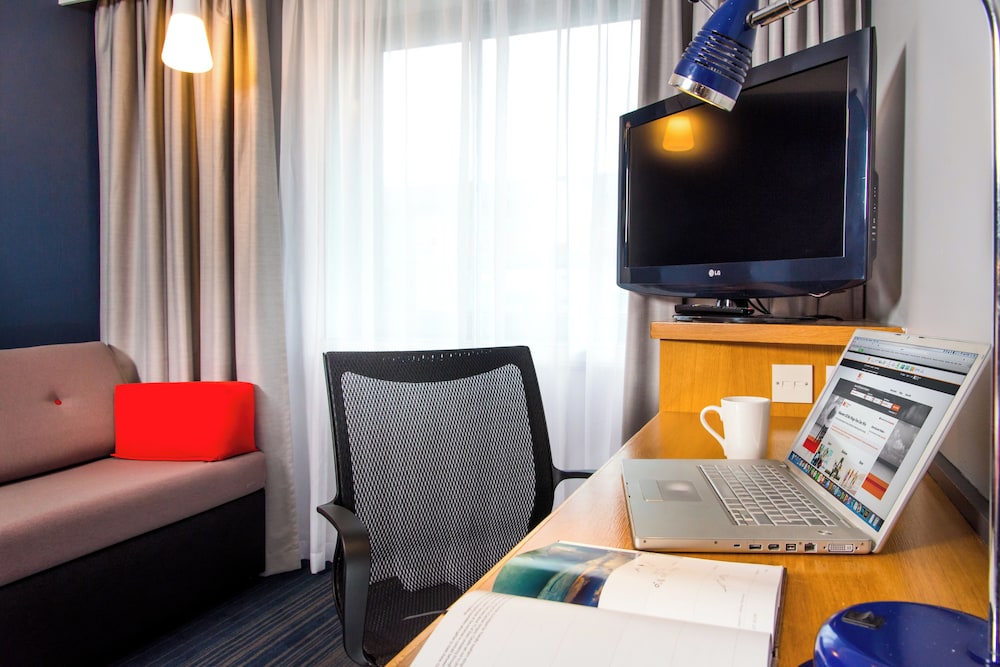 holiday inn express east midlands airport