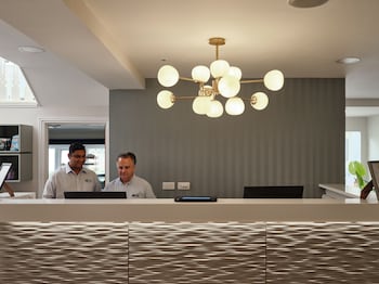 oxford linton lodge hotel bw signature collection