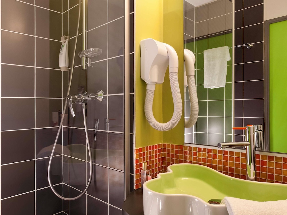 ibis styles lyon villeurbanne le parc de la tete dor