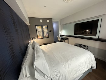 holiday inn express dallas downtown