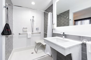 holiday inn express dallas downtown