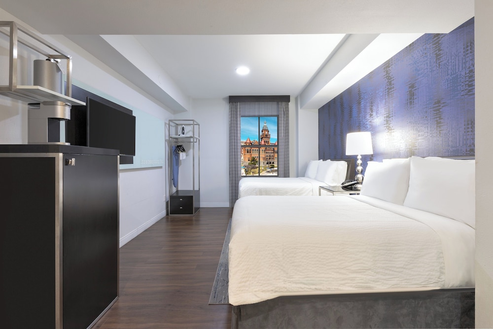 holiday inn express dallas downtown