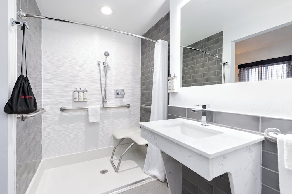 holiday inn express dallas downtown