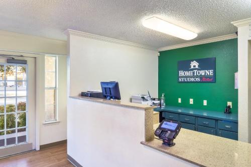 hometowne studios dallas north addison tollway