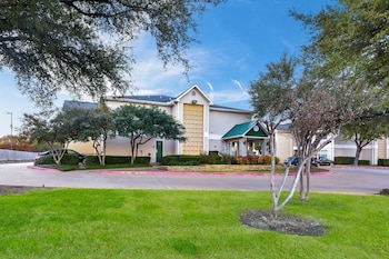 hometowne studios dallas north addison tollway