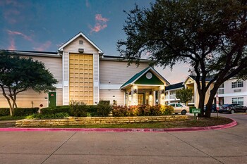 hometowne studios dallas north addison tollway