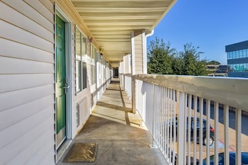 hometowne studios dallas north addison tollway