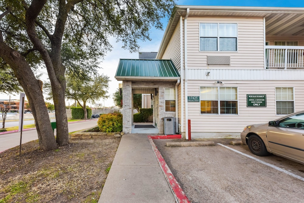 hometowne studios dallas north addison tollway