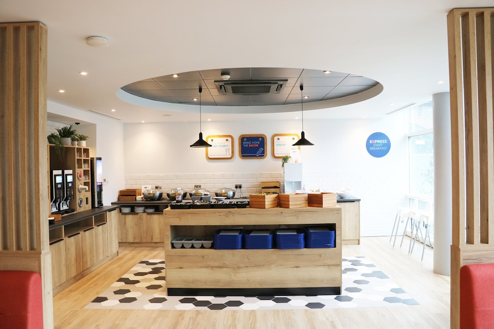 holiday inn express racecourse