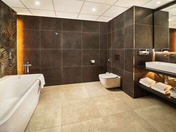 novotel wroclaw city