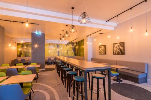 thistle express luton