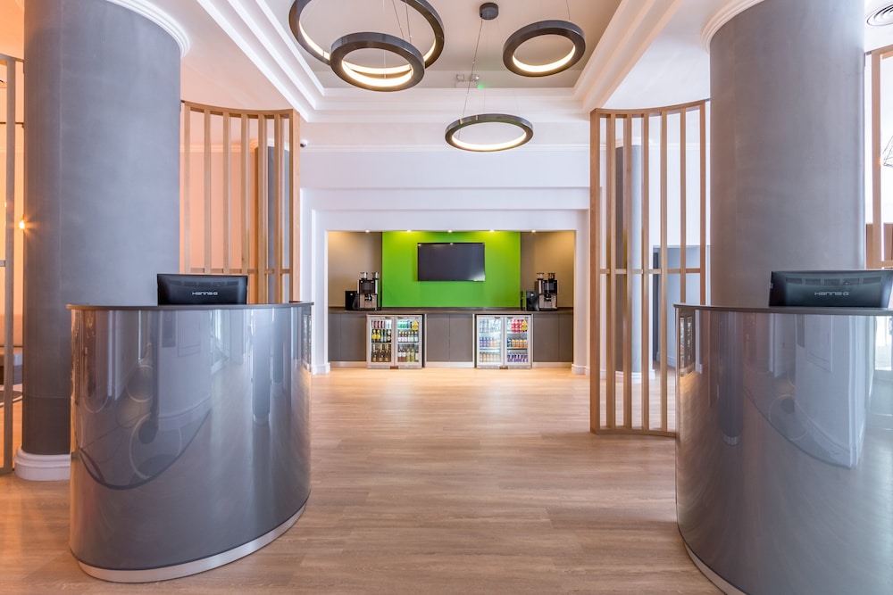 thistle express luton