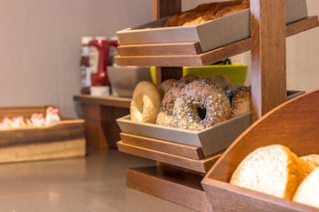 thistle express luton