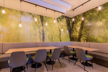 thistle express luton