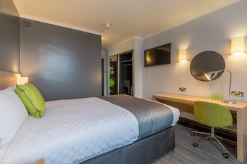 thistle express luton