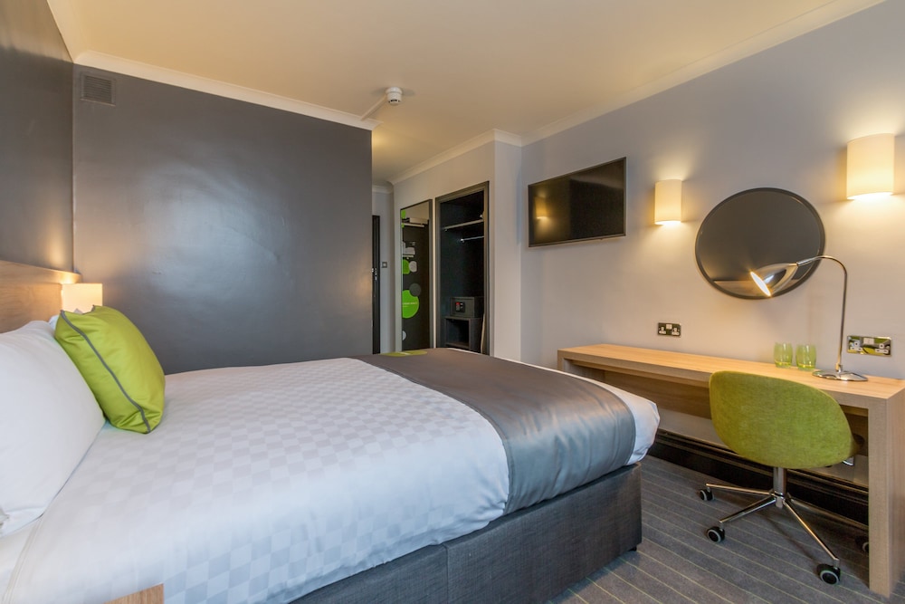 thistle express luton