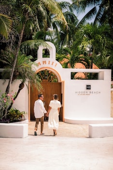 hidden beach resort au naturel club