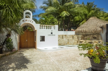 hidden beach resort au naturel club