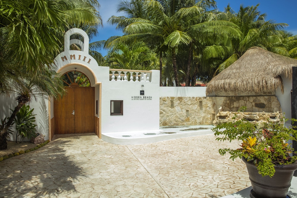 hidden beach resort au naturel club