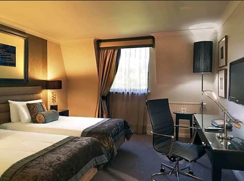 the landmark hotel and leisure club