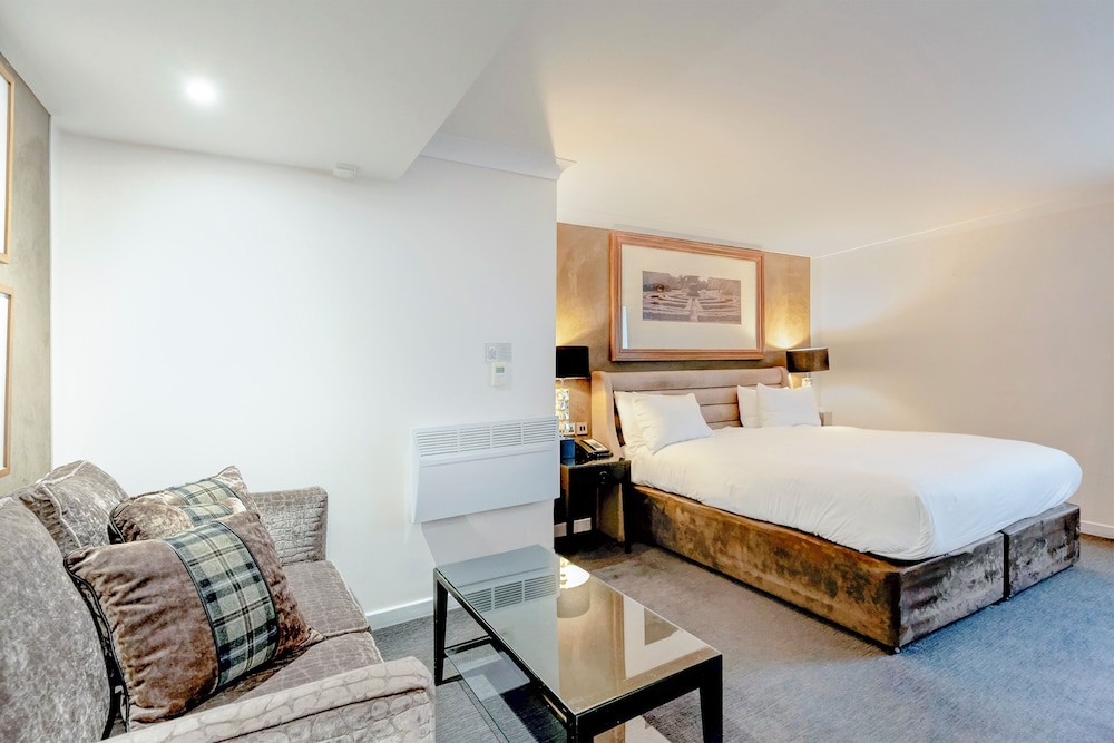 the landmark hotel and leisure club