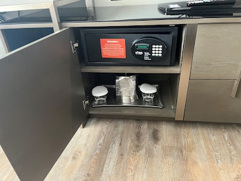 doubletree by hilton baltimore north pikesville