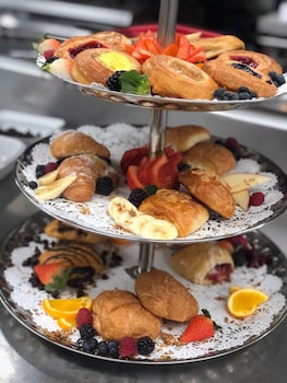 doubletree by hilton baltimore north pikesville