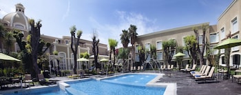 radisson plaza camelinas