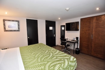 radisson plaza camelinas