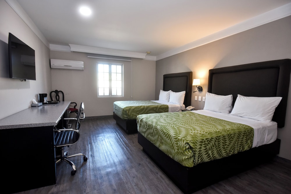 radisson plaza camelinas