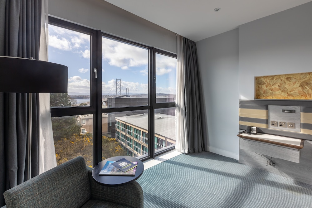 the doubletree by hilton edinburgh queensferry crossing