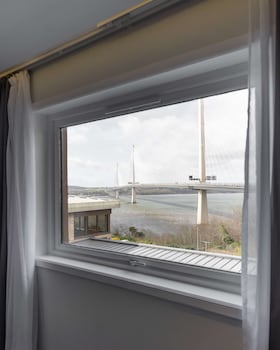 the doubletree by hilton edinburgh queensferry crossing