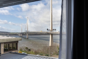 the doubletree by hilton edinburgh queensferry crossing