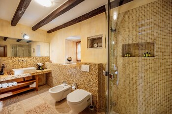 meneghetti wine hotel and winery