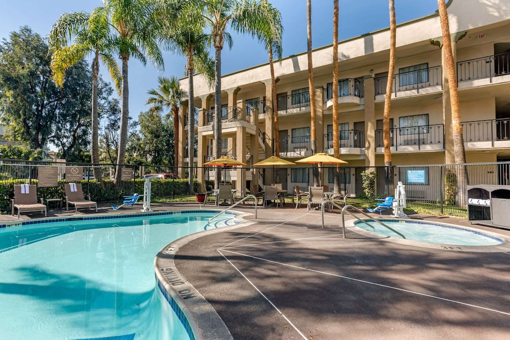 comfort inn and suites orange county john wayne airport
