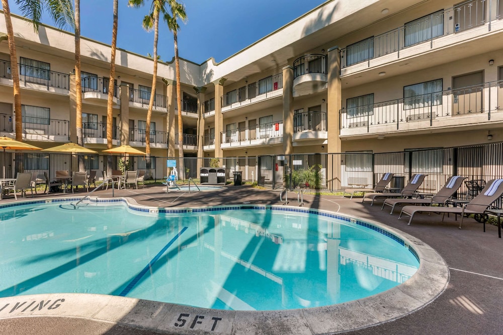 comfort inn and suites orange county john wayne airport