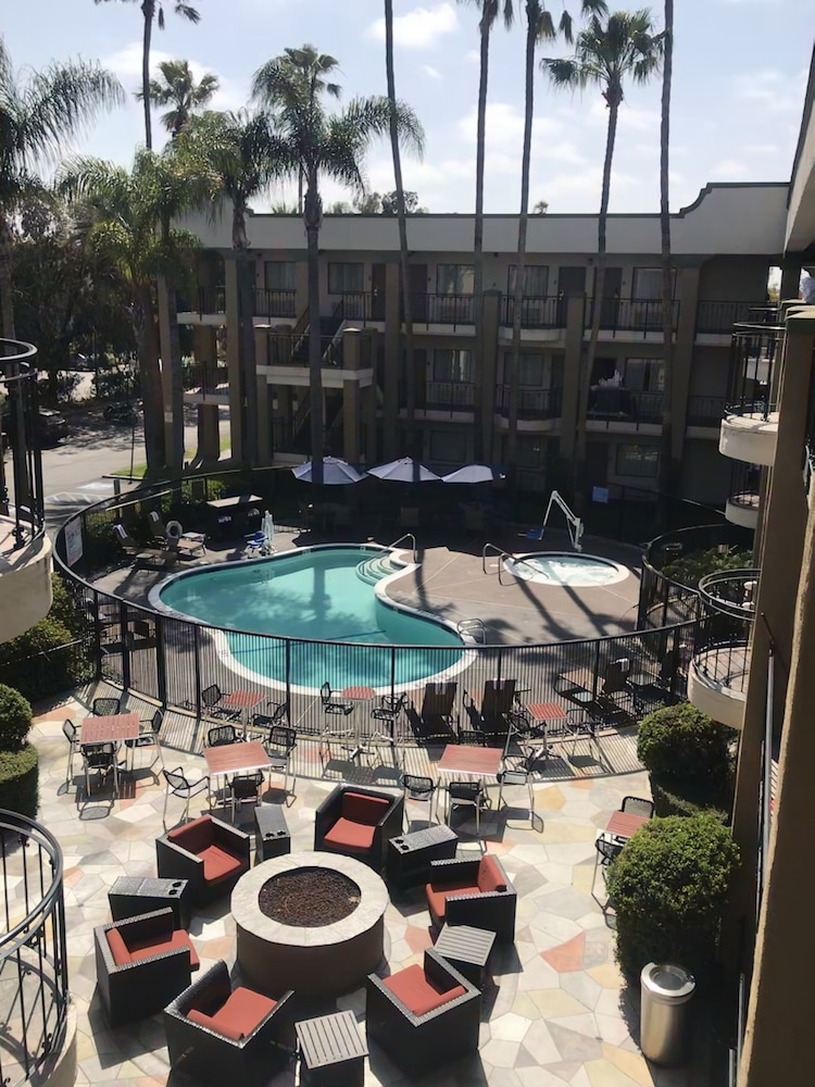 comfort inn and suites orange county john wayne airport