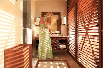 main hot springs resort and spa