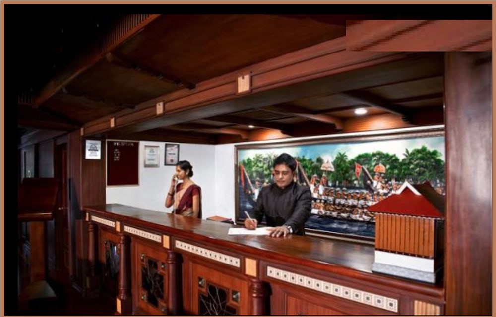 sterling lake palace alleppey