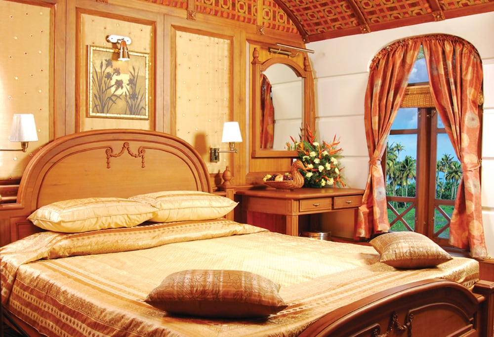 sterling lake palace alleppey